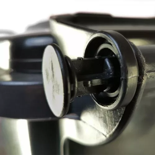 120L kültéri gurulós kuka fekete